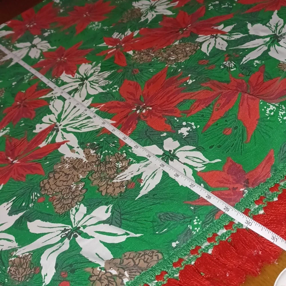 Vintage Poinsettia Oblong Tablecloth